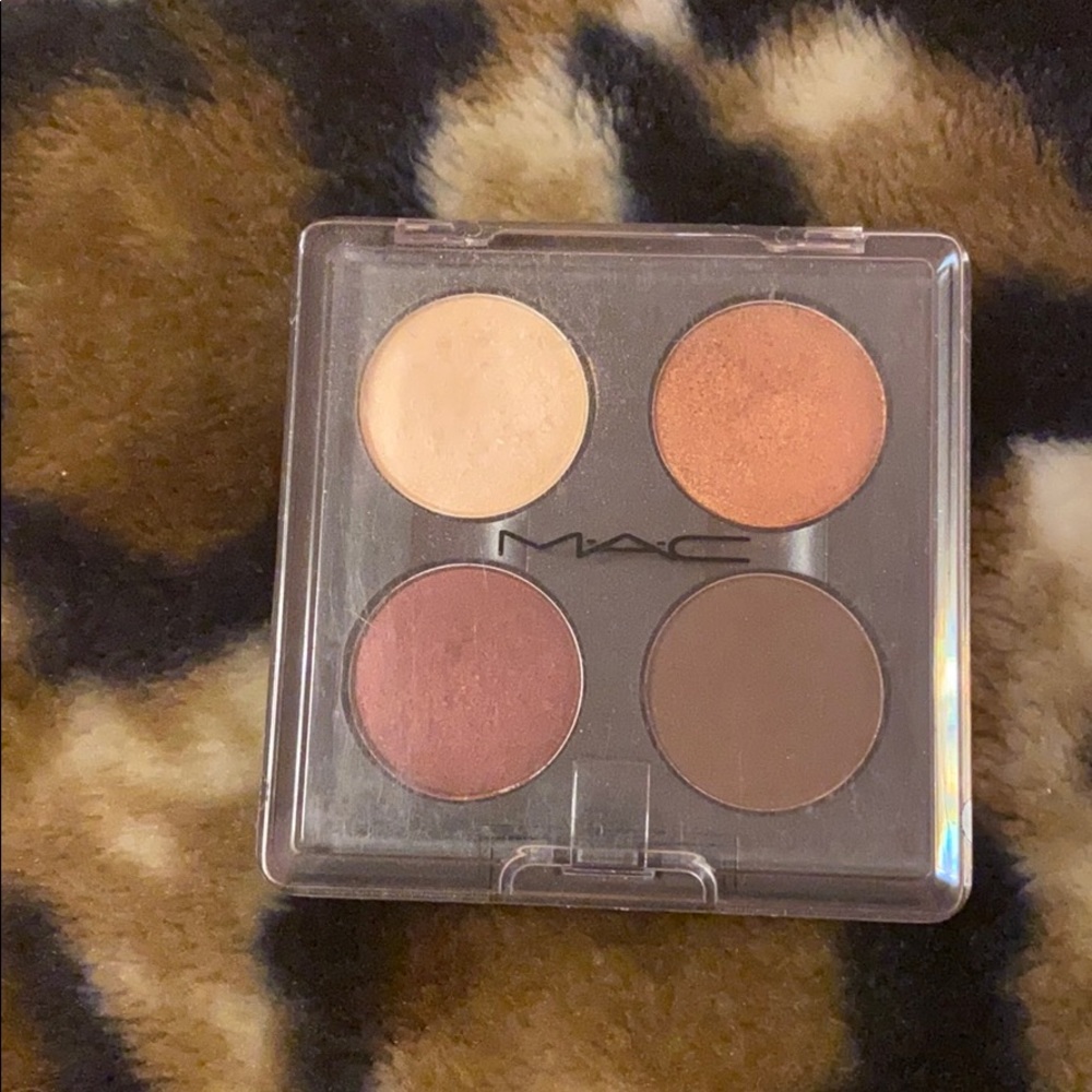 Mac eyeshadow palette in “Spiced Chocolate”